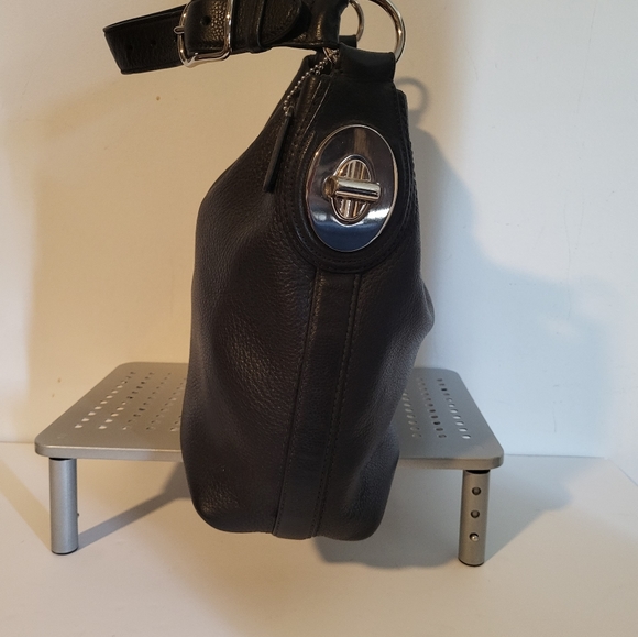 COACH BLACK LEATHER shoulder bag. Excellent condition. - Picture 7 of 11